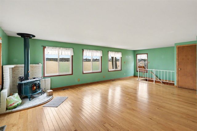 12015 Oakridge Road, Plainwell, MI 49080