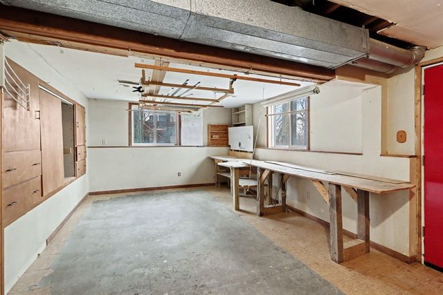 12015 Oakridge Road, Plainwell, MI 49080