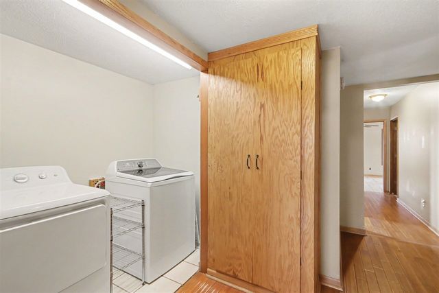 12015 Oakridge Road, Plainwell, MI 49080