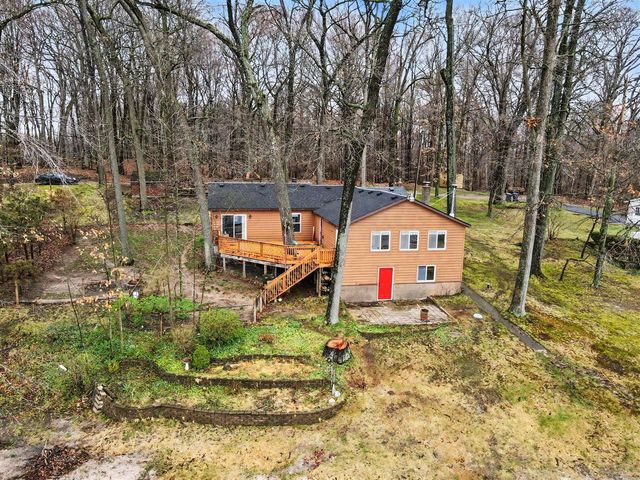 12015 Oakridge Road, Plainwell, MI 49080