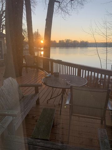 12015 Oakridge Road, Plainwell, MI 49080