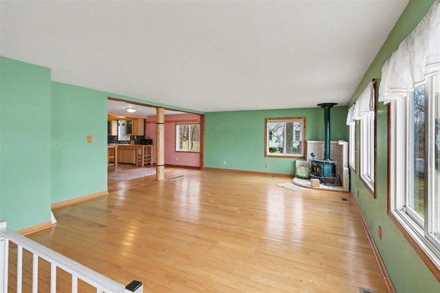 12015 Oakridge Road, Plainwell, MI 49080