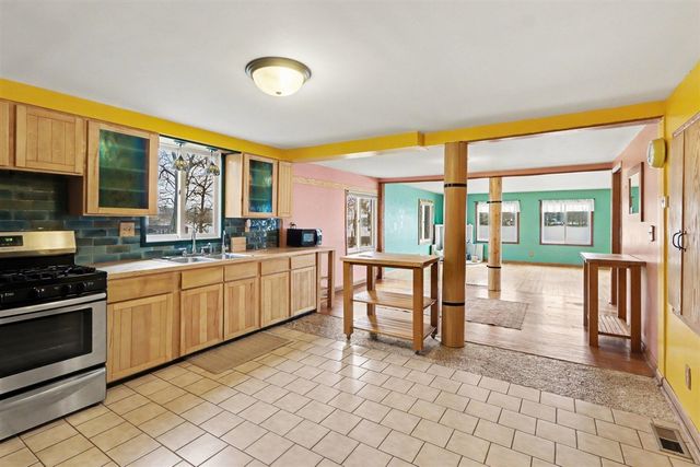 12015 Oakridge Road, Plainwell, MI 49080