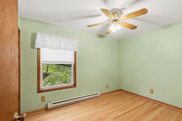 12015 Oakridge Road, Plainwell, MI 49080