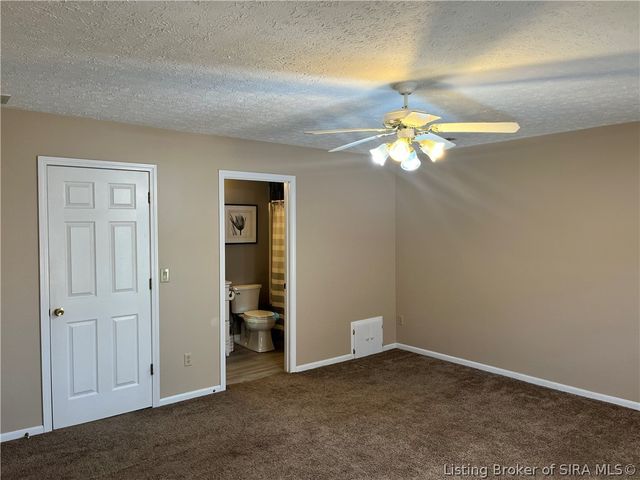 4223 Treesdale Drive, Sellersburg, IN 47172