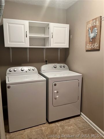 4223 Treesdale Drive, Sellersburg, IN 47172