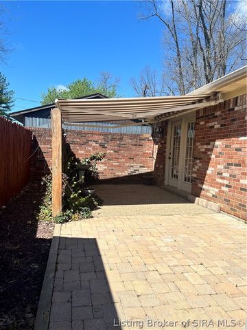 4223 Treesdale Drive, Sellersburg, IN 47172