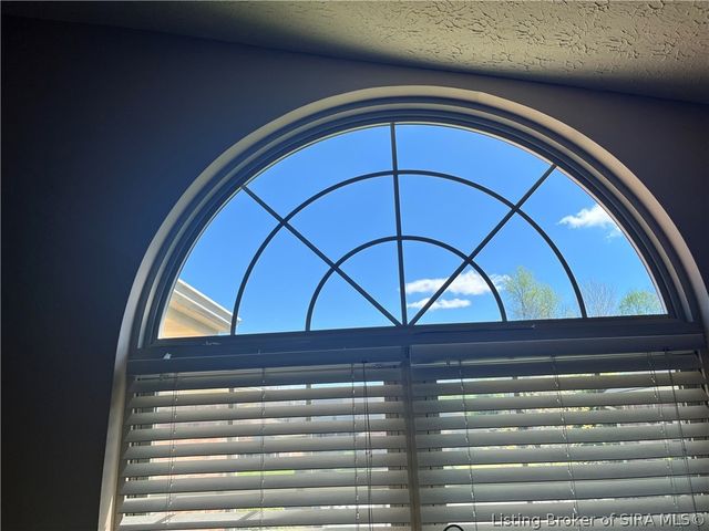 4223 Treesdale Drive, Sellersburg, IN 47172