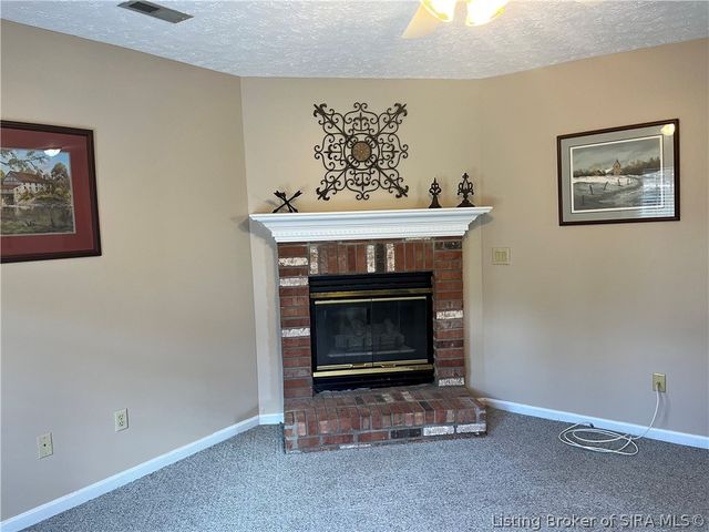 4223 Treesdale Drive, Sellersburg, IN 47172