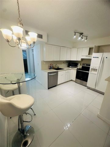 1120 102nd St 4, Bay Harbor Islands, FL 33154