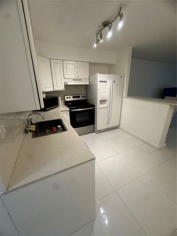 1120 102nd St 4, Bay Harbor Islands, FL 33154