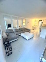 1120 102nd St 4, Bay Harbor Islands, FL 33154