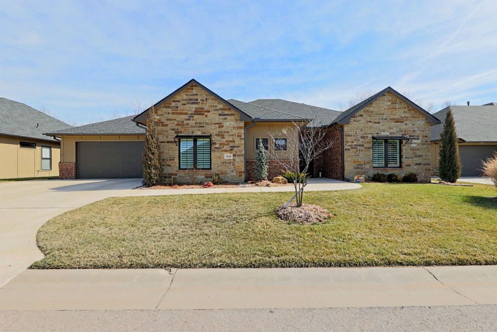 3920 N Brush Creek, Maize, KS 67101