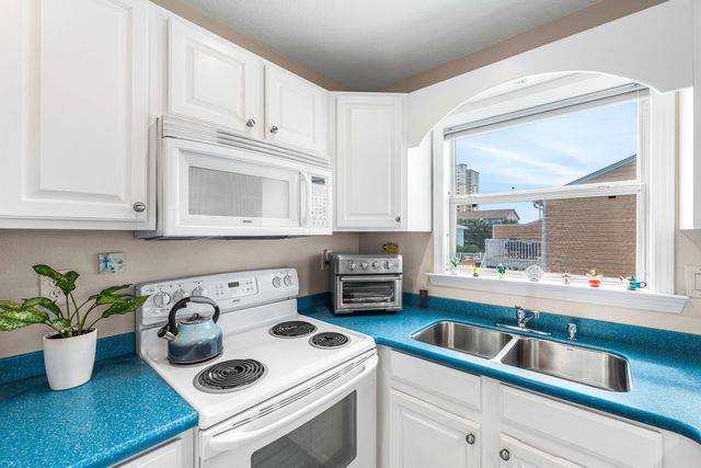 1430 Tina Drive APT 10, Navarre, FL 32566