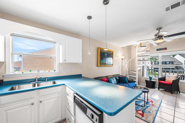 1430 Tina Drive APT 10, Navarre, FL 32566