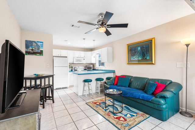 1430 Tina Drive APT 10, Navarre, FL 32566