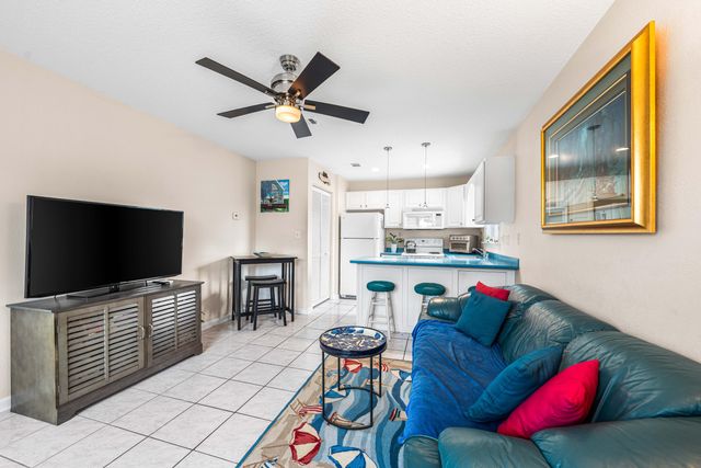 1430 Tina Drive APT 10, Navarre, FL 32566