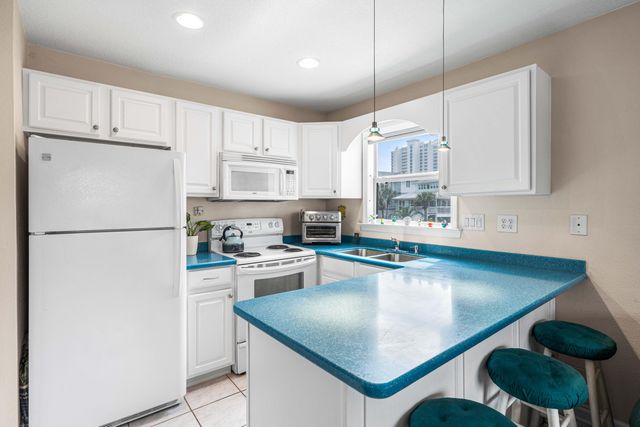 1430 Tina Drive APT 10, Navarre, FL 32566