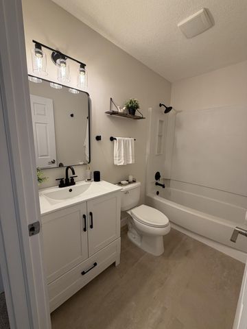 410 Livingston Avenue, Saint Paul, MN 55107