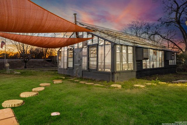 231 McMullen, San Antonio, TX 78210