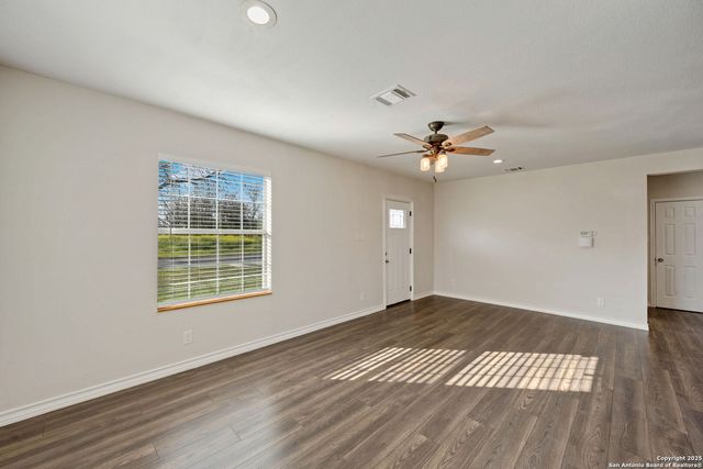 231 McMullen, San Antonio, TX 78210