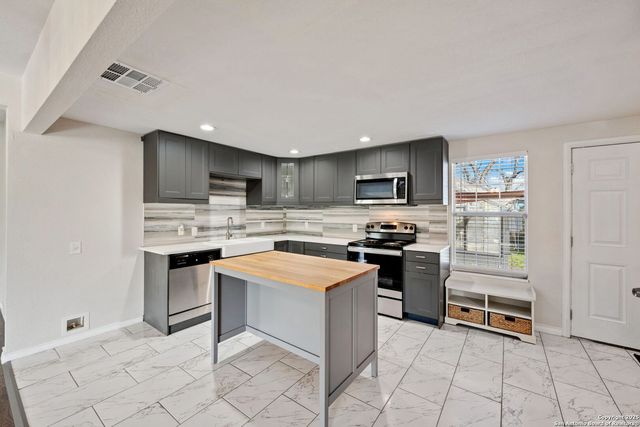 231 McMullen, San Antonio, TX 78210