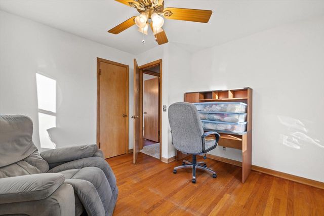 1911 Polaris AVENUE, Racine, WI 53404