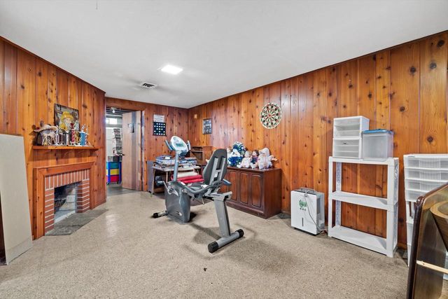 1911 Polaris AVENUE, Racine, WI 53404