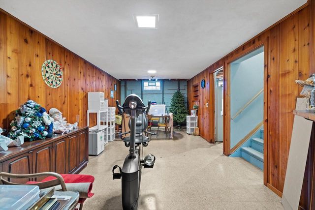 1911 Polaris AVENUE, Racine, WI 53404