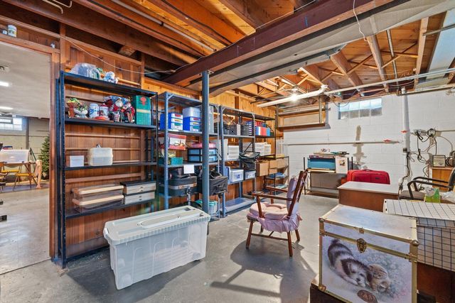 1911 Polaris AVENUE, Racine, WI 53404