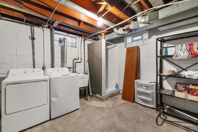 1911 Polaris AVENUE, Racine, WI 53404