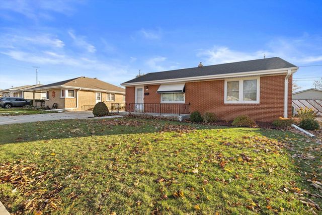 1911 Polaris AVENUE, Racine, WI 53404