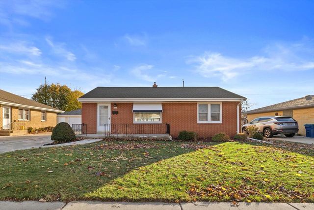 1911 Polaris AVENUE, Racine, WI 53404