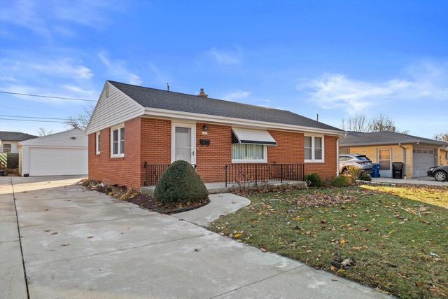 1911 Polaris AVENUE, Racine, WI 53404