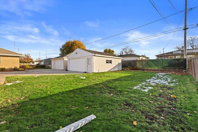 1911 Polaris AVENUE, Racine, WI 53404