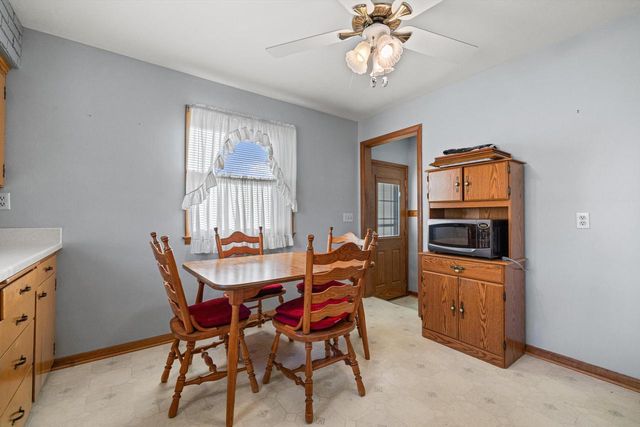 1911 Polaris AVENUE, Racine, WI 53404