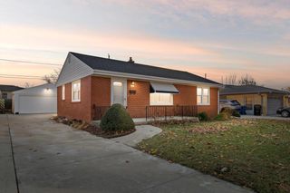 1911 Polaris AVENUE, Racine, WI 53404