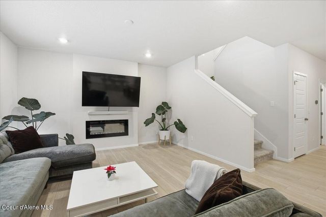 815 E Burdock Loop, Hayden, ID 83835