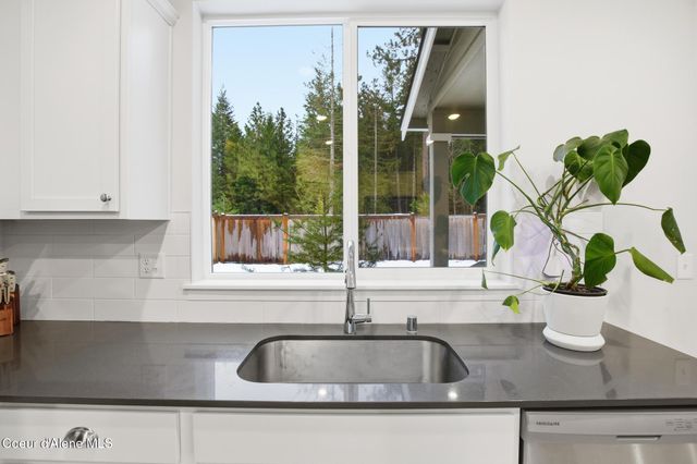 815 E Burdock Loop, Hayden, ID 83835