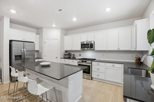 815 E Burdock Loop, Hayden, ID 83835