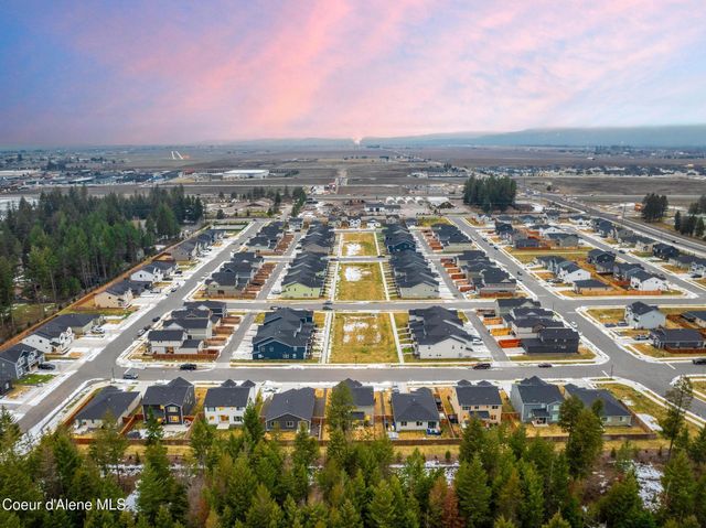 815 E Burdock Loop, Hayden, ID 83835