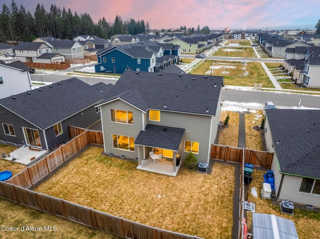 815 E Burdock Loop, Hayden, ID 83835