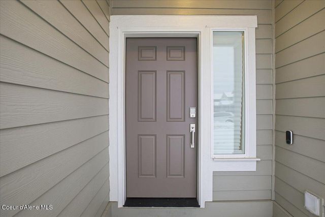 815 E Burdock Loop, Hayden, ID 83835