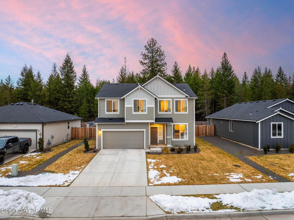 815 E Burdock Loop, Hayden, ID 83835