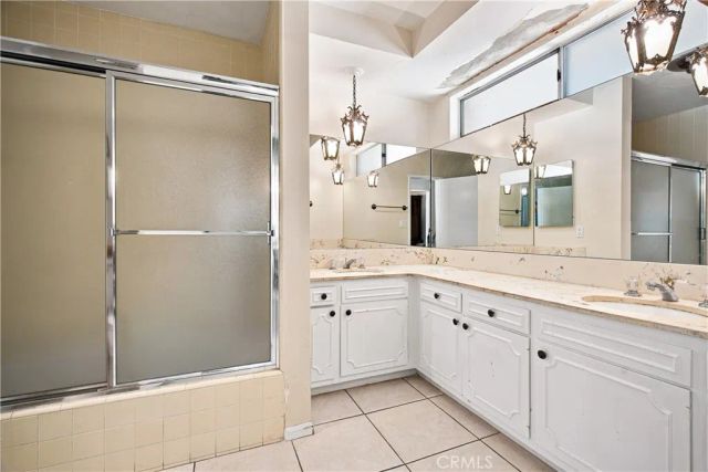 19208 Lassen, Northridge, CA 91324