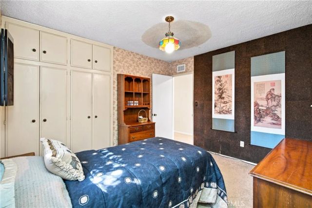 19208 Lassen, Northridge, CA 91324