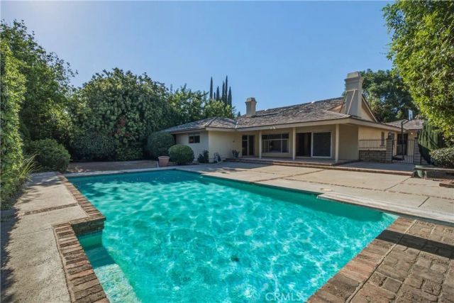 19208 Lassen, Northridge, CA 91324