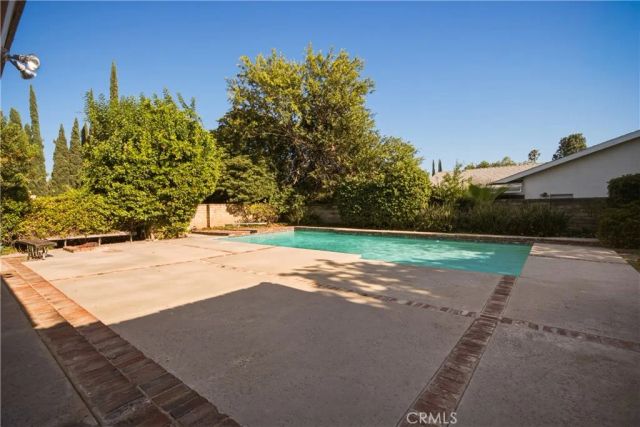 19208 Lassen, Northridge, CA 91324