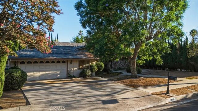 19208 Lassen, Northridge, CA 91324
