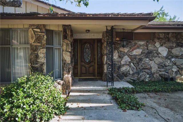 19208 Lassen, Northridge, CA 91324